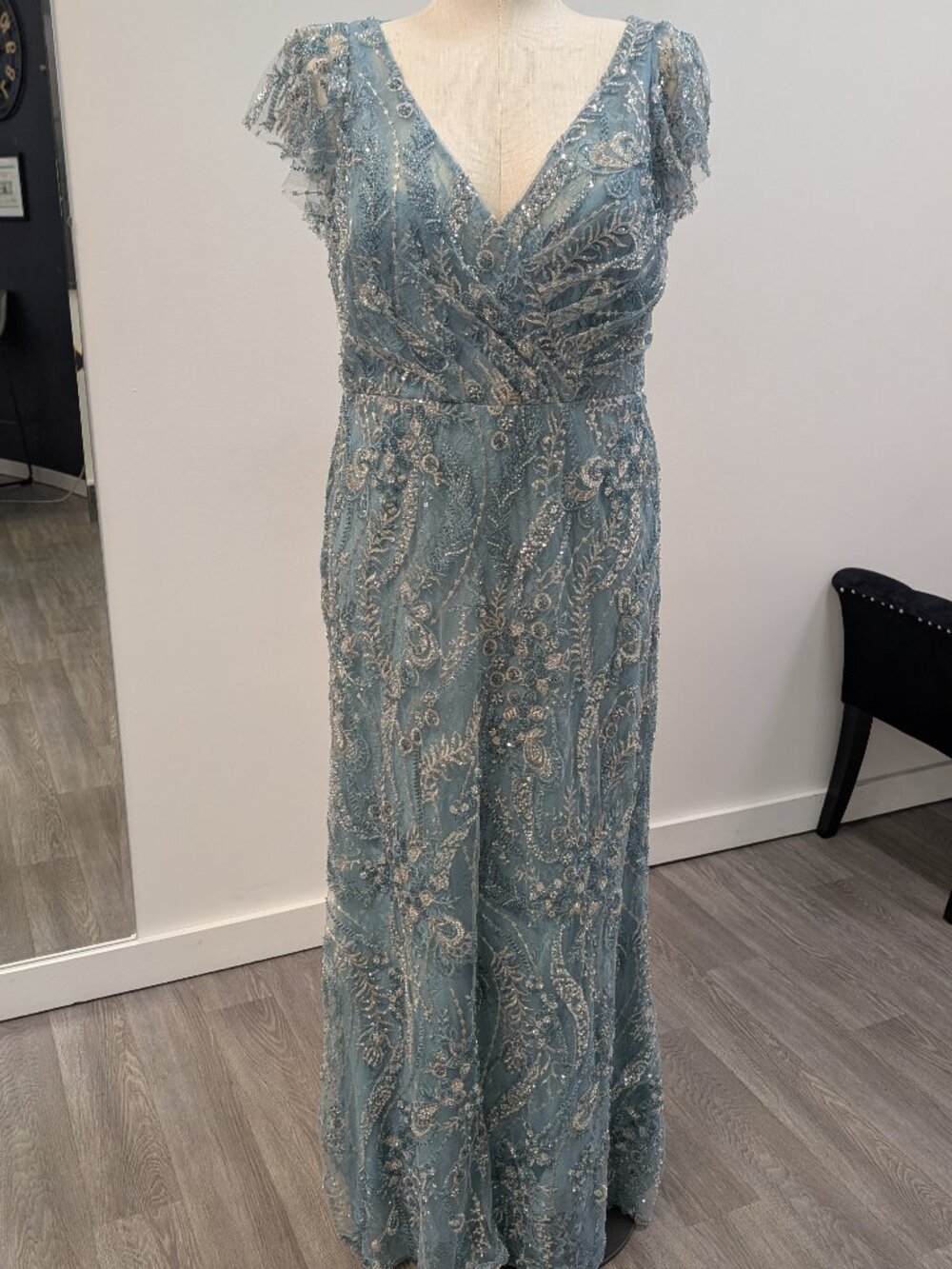 Mac Duggal #68914 Seafoam, size 16, fits 18